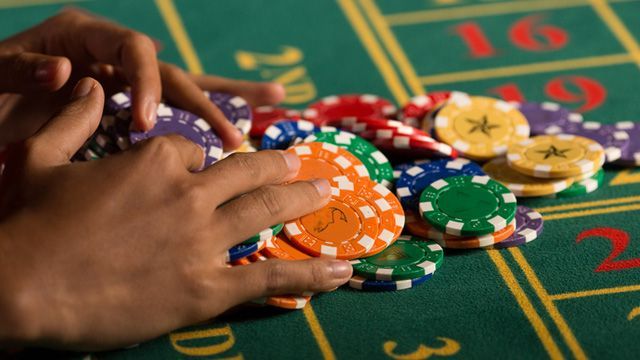 PokerDiscover کھلاڑیوں کے لیے لائیو کیسینو سیکشن